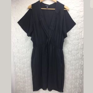 Kenneth Cole Winged Sleeve Black Dress w/POCKETS!
